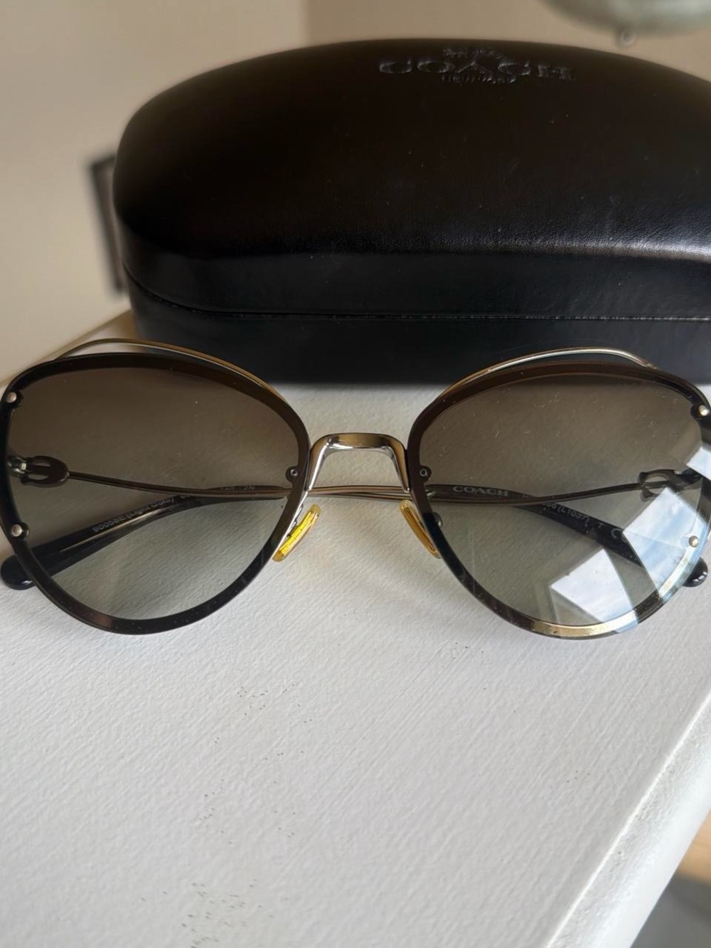 Coach Brown Gradient Round Sunglasses with silver tone Bridge